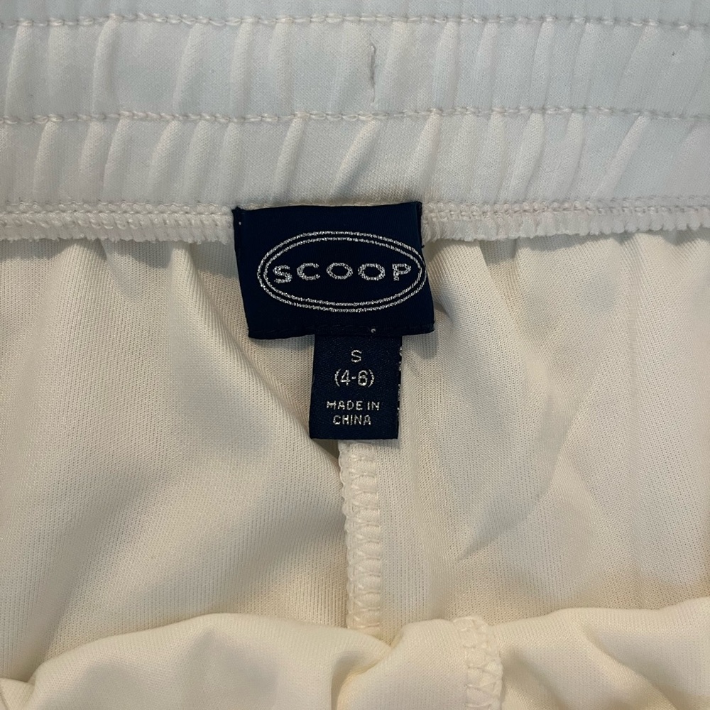 Scoop cream color stretch cargo pants small - Picture 2 of 2